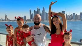 Оксана Самойлова и Джиган с детьми в Дубае