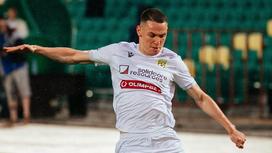 Казахстанский футболист Ислам Чесноков