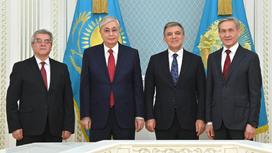 Касым-Жомарт Токаев с участниками Центрально-Азиатского медиафорума
