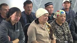 Родные погибших при пожаре в Абайской области