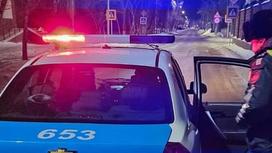 Автомобиль полицейского патруля Павлодара нашел пожилого мужчину на улице