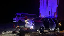 Столкновение легкового авто и грузовика на трассе Самара - Шымкент