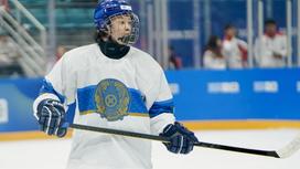 Хоккеист сборной Казахстана