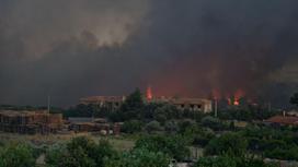 Лесные пожары вспыхнули недалеко от Афин