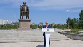 Касым-Жомарт Токаев на открытии памятника Нурсултану Назарбаеву