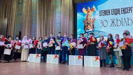 Нурбол Нурсагатов наградил многодетных матерей и лучших работников разных сфер
