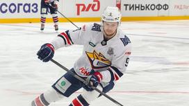 Казахстанский хоккеист Валерий Орехов