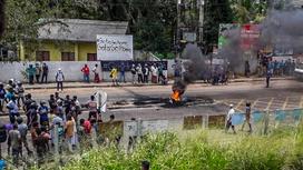Протесты на Шри-Ланке против повышения цен на топливо