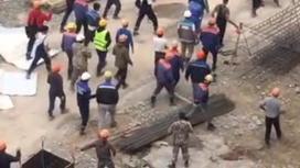 Драка строителей возле Astana LRT