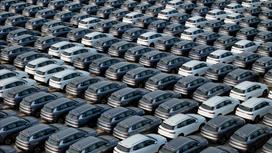 Огромное количество машин из Китая