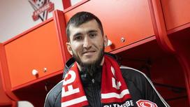 Футболист Идрис Умаев