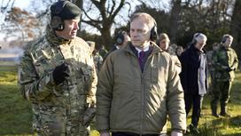 Министр обороны Великобритании Грант Шаппс и глава британского генштаба Патрик Сандерс
