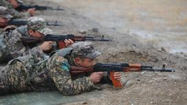 Военные Казахстана с оружием