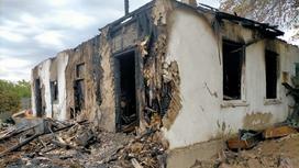 Сгоревший дом в Павлодаре