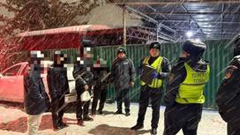 Задержание парня с наркотиками в Алматы