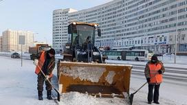 Работы по уборке снега в Астане