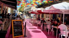 Розовая улица в Лиссабоне
