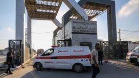 Машина скорой помощи на КПП "Рафах"