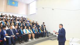 Саясат Нурбек на лекции в Талдыкоргане