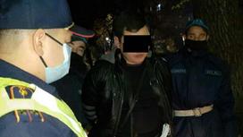 Мужчина, задержанный в Алматы с газовыми пистолетами