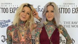 Сестры-татуировщицы из США Алина и Алена Петуния