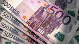 4 банкноты номиналом в 500 евро