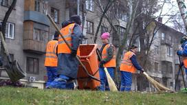 Уборка дворов в городе Алматы