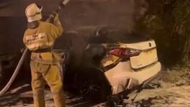 Взорвавшийся автомобиль журналиста в Атырау