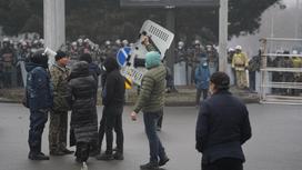 Протестующие на площади