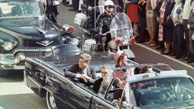 Джон Кеннеди в 1963 году за несколько минут до смерти