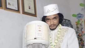 Индонезиец женился на рисоварке