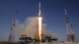 Ракета взлетает с космодрома "Байконур"
