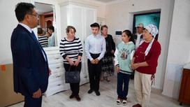 Нурлан Уранхаев и семьи погибших в квартире