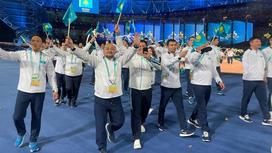 Сборная Казахстана на церемонии открытия Азиатских Пара игр