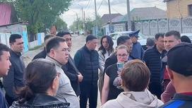 Аким Павлодара приехал в микрорайон "Горторг"