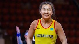 Казахстанская девушка-борец Эльмира Сыздыкова