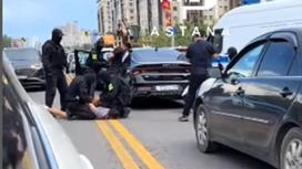 Мужчину задержали на проезжей части в Астане