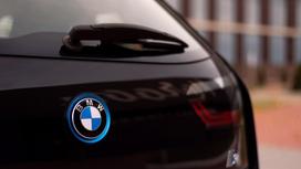 Черный BMW