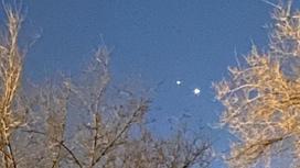 Светящиеся шары в небе над Атырау
