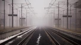 Железнодорожные пути в тумане