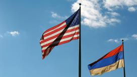 Флаги Армении и США