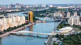 Астана простирается по двум берегам реки