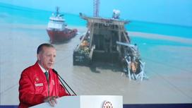 Президент Турции выступает перед началом укладки по дну Черного моря