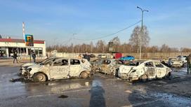 Сгоревшие авто на парковке у "Мираторг"