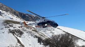 Вертолет в небе в Туркестанской области