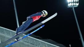 Казахстанский прыгун на лыжах с трамплина Данил Васильев