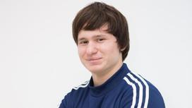 Тяжелоатлет Алексей Дроздов