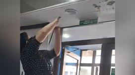 Женщина громит кафе в Павлодаре