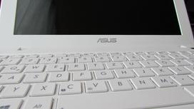 Белый компьютер ASUS