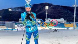 Ангелина Шурыга на фоне Олимпийских колец